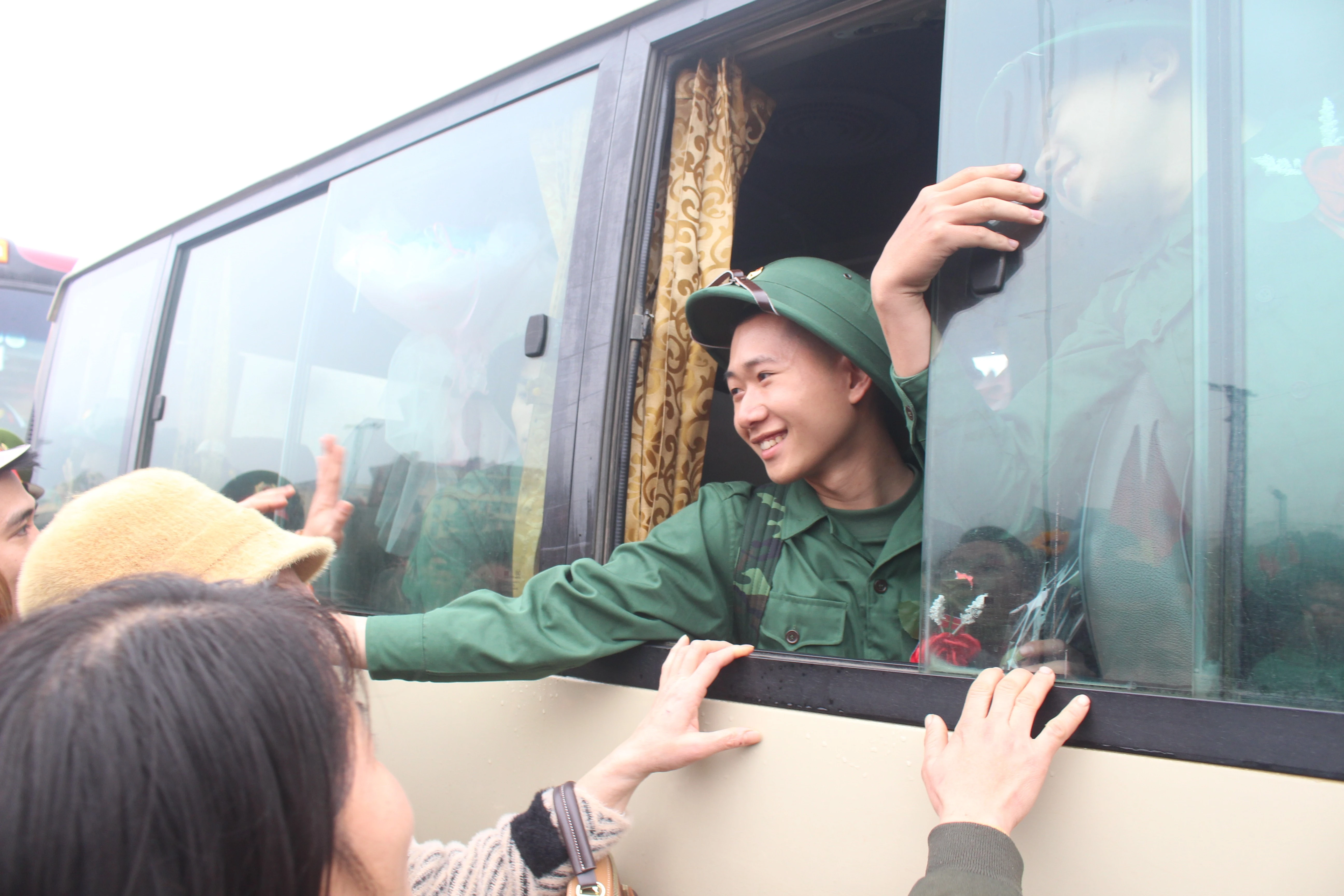 Lên đường thực hiện nghĩa vụ bảo vệ Tổ quốc.