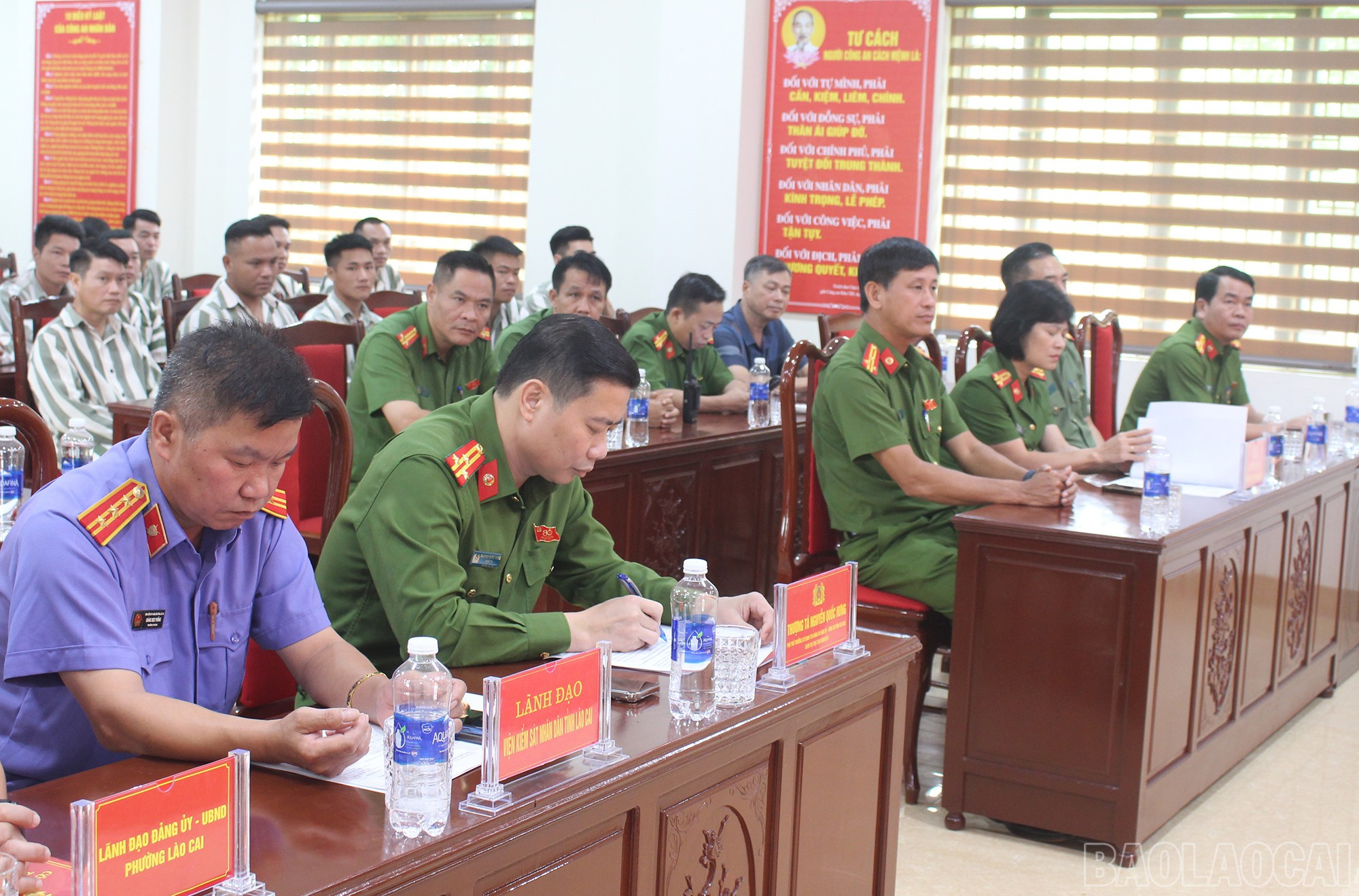 Đại biểu tham dự lễ công bố. baolaocai-br_img-6700.jpg