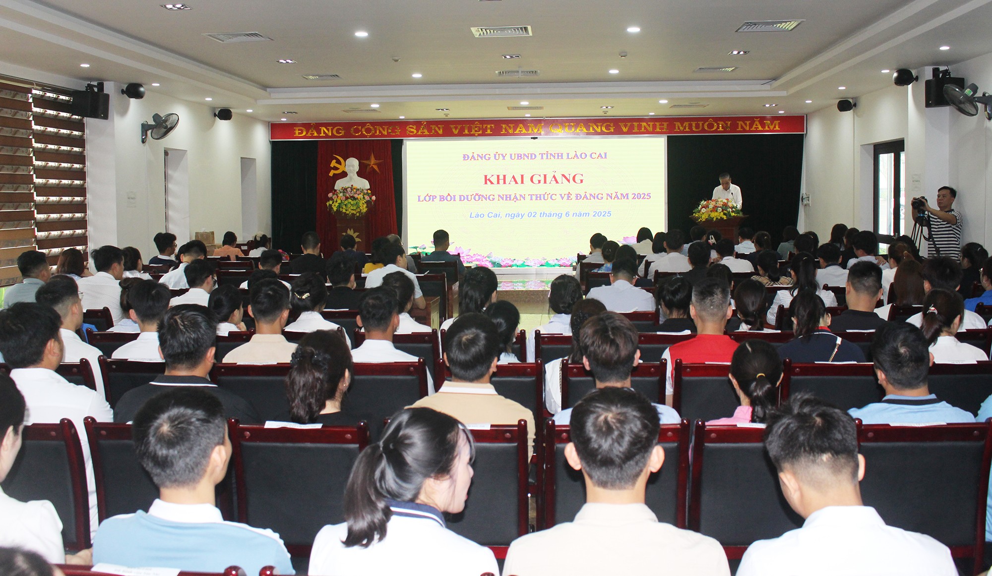 Quang cảnh lớp bồi dưỡng. img-5728.jpg