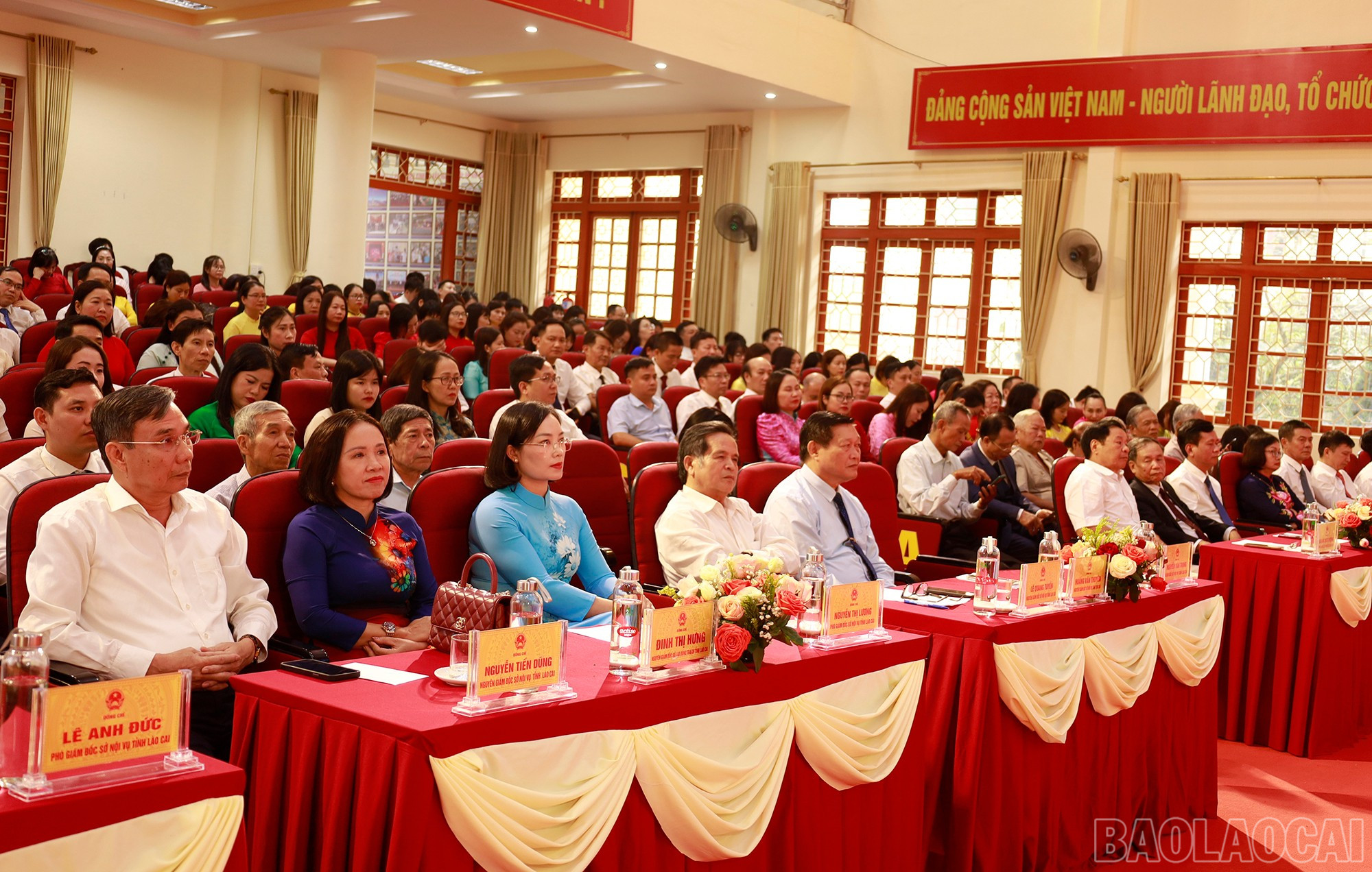 Đại biểu tham dự lễ kỷ niệm. baolaocai-br_mg-8230.jpg