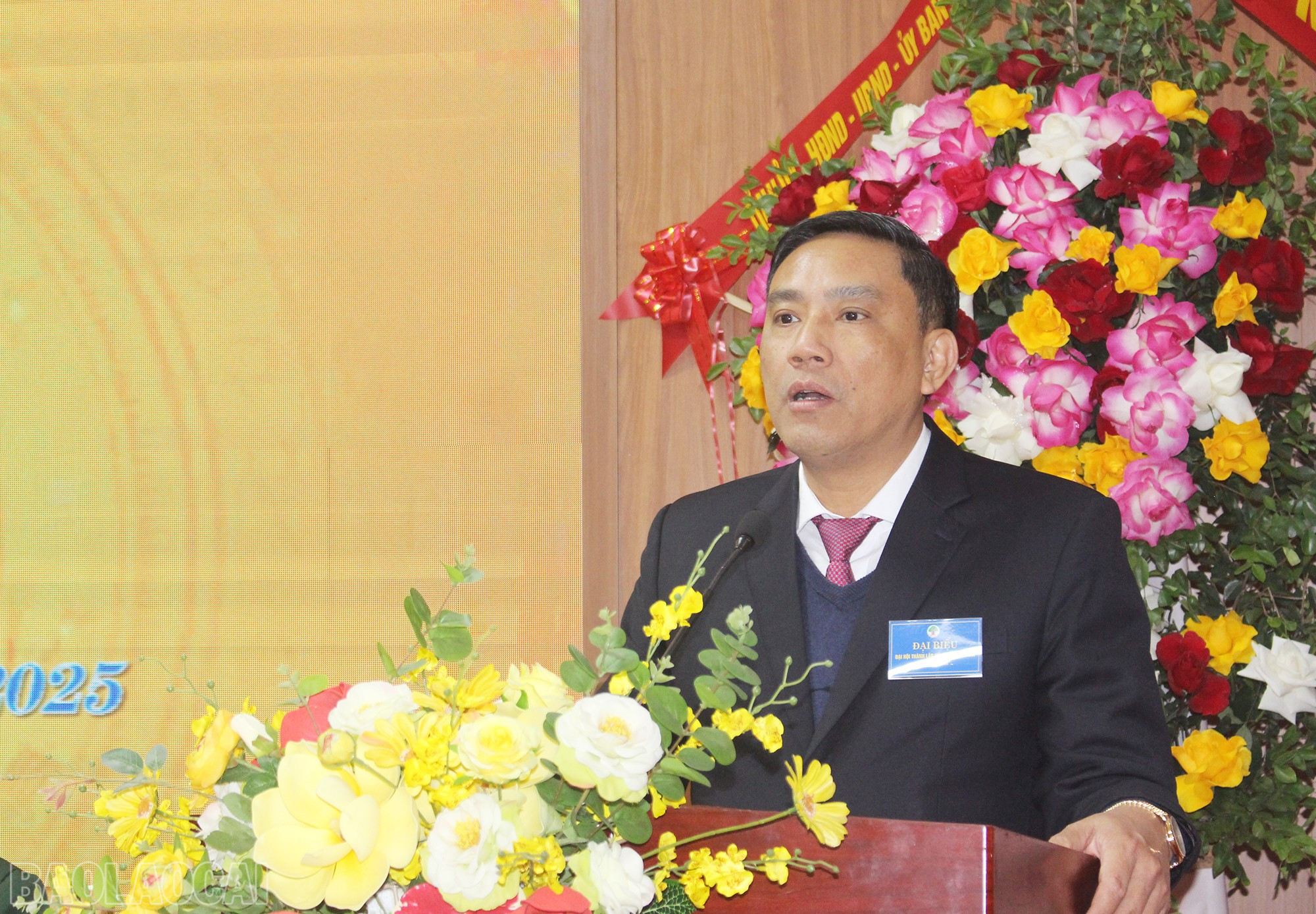 Đồng chí Hoàng Giang, Phó Bí thư Tỉnh ủy phát biểu tại đại hội. baolaocai-bl_img-4755.jpg