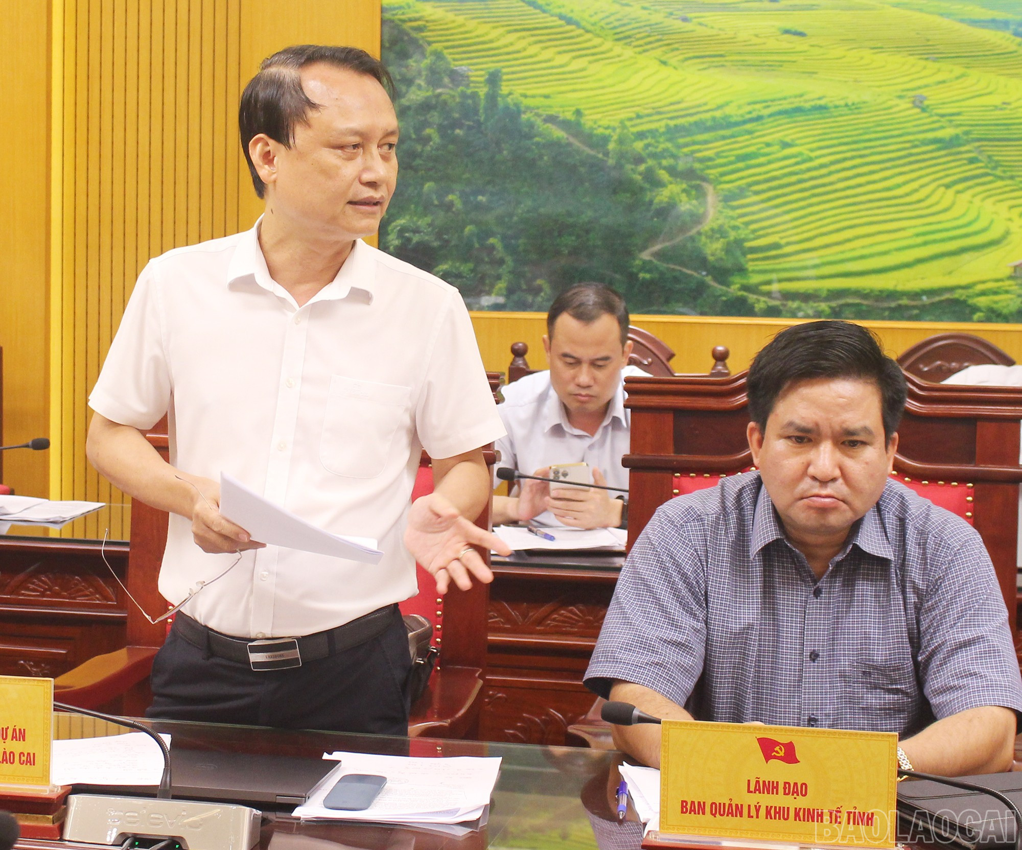 Đại biểu phát biểu tại hội nghị. baolaocai-br_img-6658.jpg