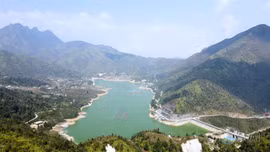 Xử lý ô nhiễm hồ thủy điện Séo Chong Hô: Cần khẩn trương, quyết liệt