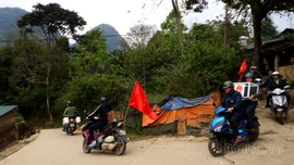 Khi hòm phiếu tìm đến cử tri ở Sín Chéng