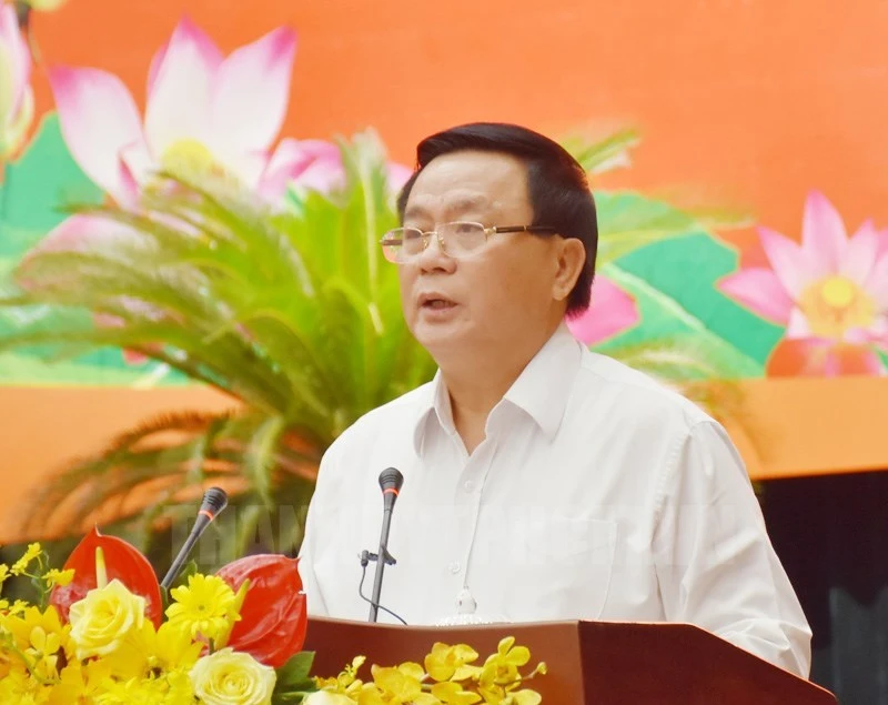 Đồng chí Nguyễn Xuân Thắng, Ủy viên Bộ Chính trị, Chủ tịch Hội đồng Lý luận Trung ương, Giám đốc Học viện Chính trị Quốc gia Hồ Chí Minh phát biểu khai mạc hội thảo (Ảnh: thanhuytphcm.vn)