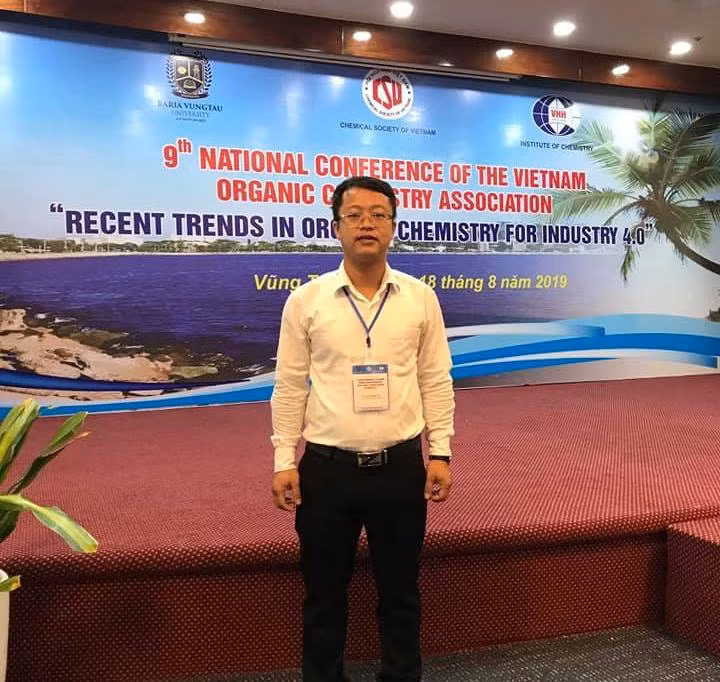 Tiến sĩ trẻ dân tộc Nùng đam mê nghiên cứu khoa học ảnh 2