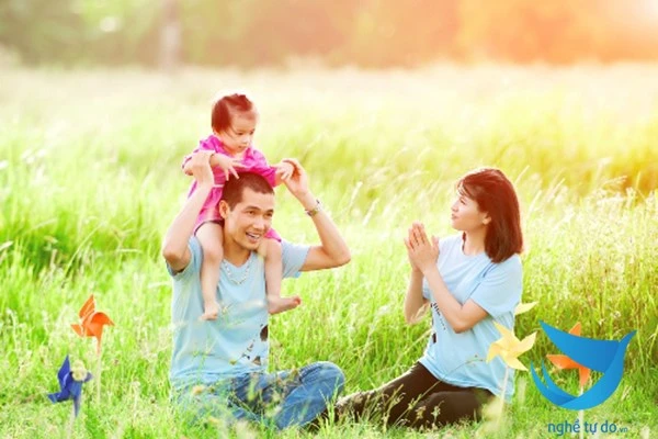 Gia đình truyền thống tam đại ,tứ đại đồng đường ngày càng ít đi, gia đình hạt nhân chỉ có vợ chồng con cái ngày càng tăng lên.