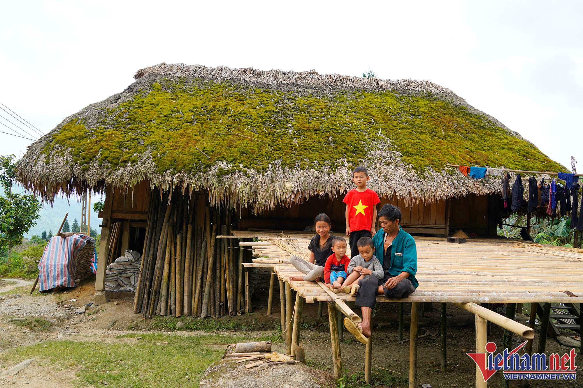 Những mái nhà rêu của người Dao trên dãy Tây Côn Lĩnh ảnh 11 Những mái nhà rêu của người Dao trên dãy Tây Côn Lĩnh ảnh 11