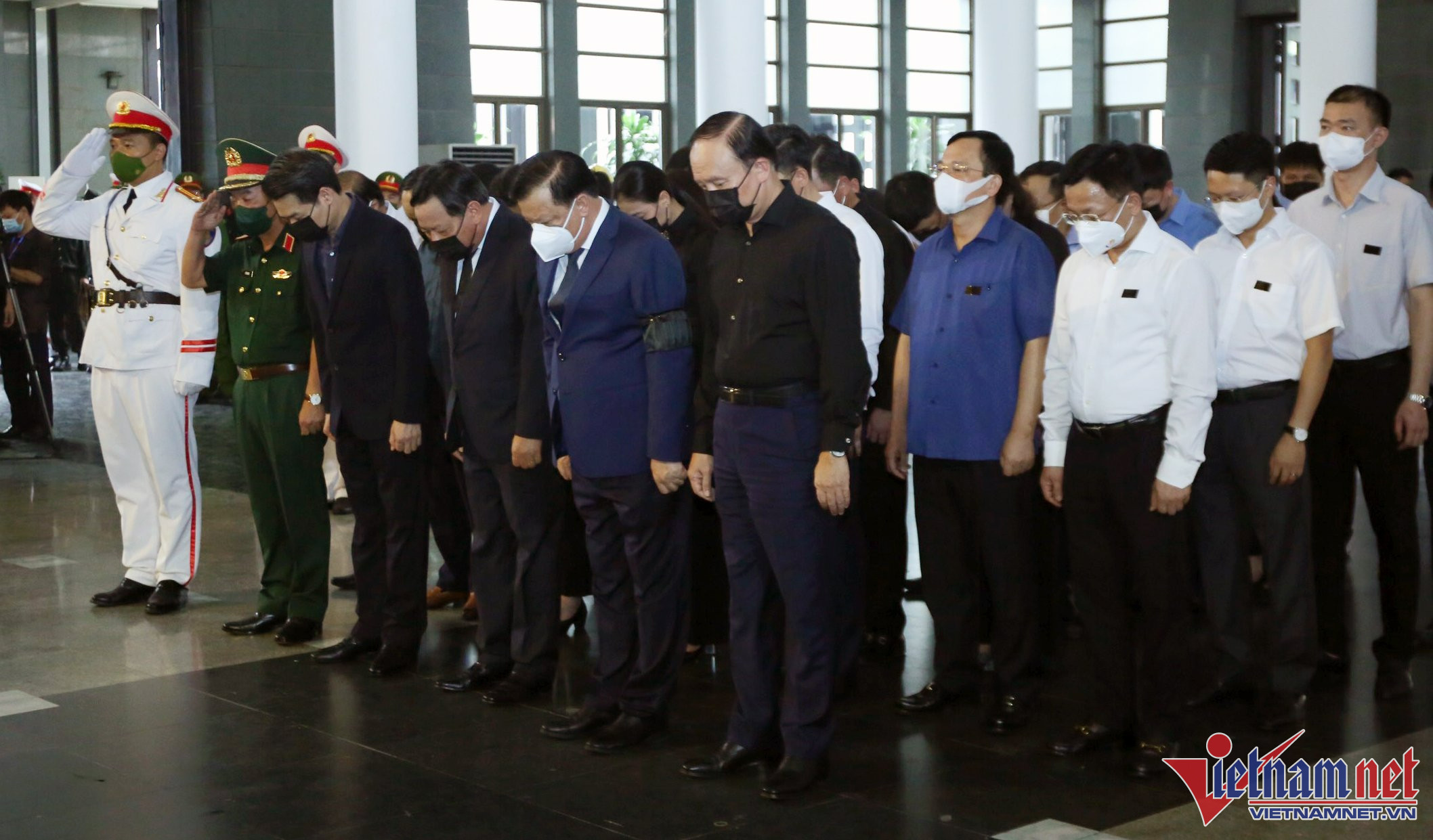 Tiễn biệt 3 cảnh sát hy sinh khi chữa cháy ảnh 15 Tiễn biệt 3 cảnh sát hy sinh khi chữa cháy ảnh 15