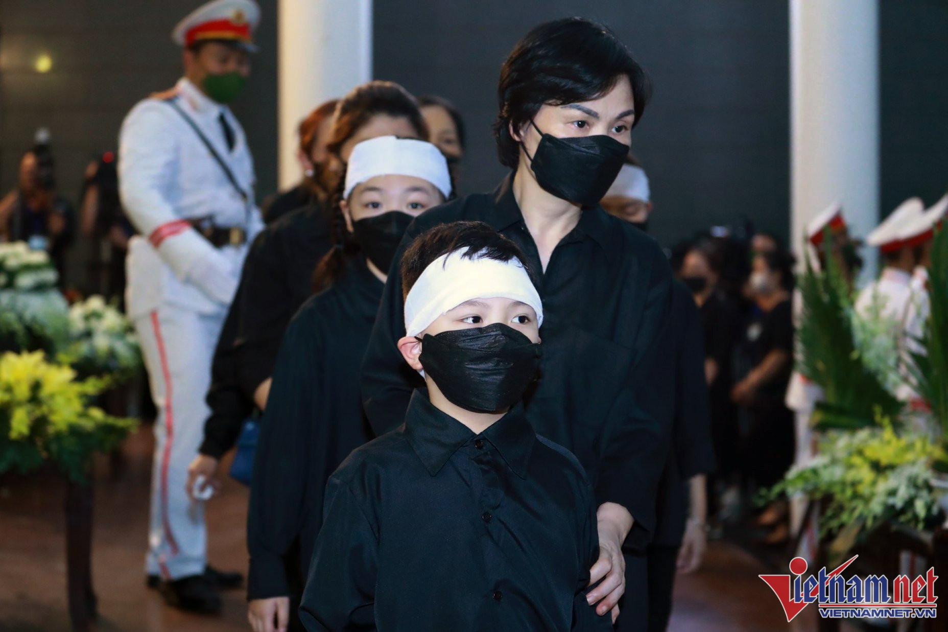 Tiễn biệt 3 cảnh sát hy sinh khi chữa cháy ảnh 16 Tiễn biệt 3 cảnh sát hy sinh khi chữa cháy ảnh 16