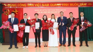 Chi bộ Hiệp hội Doanh nghiệp kết nạp mới 6 đảng viên