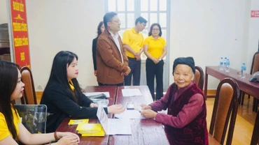 Đôn đốc chi trả gộp 2 tháng lương hưu, trợ cấp BHXH trước Tết Nguyên đán