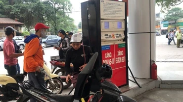 Cố gắng giữ mặt bằng giá xăng dầu