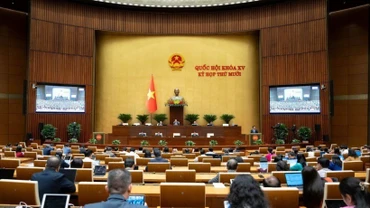 Tuần làm việc thứ 5, Kỳ họp thứ 10: Quốc hội thảo luận nhiều nghị quyết quan trọng về giáo dục, y tế, đất đai