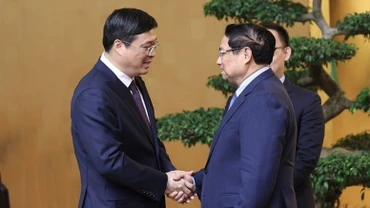 Thủ tướng đề nghị đẩy nhanh kết nối hạ tầng giao thông giữa Việt Nam và Quảng Tây (Trung Quốc)