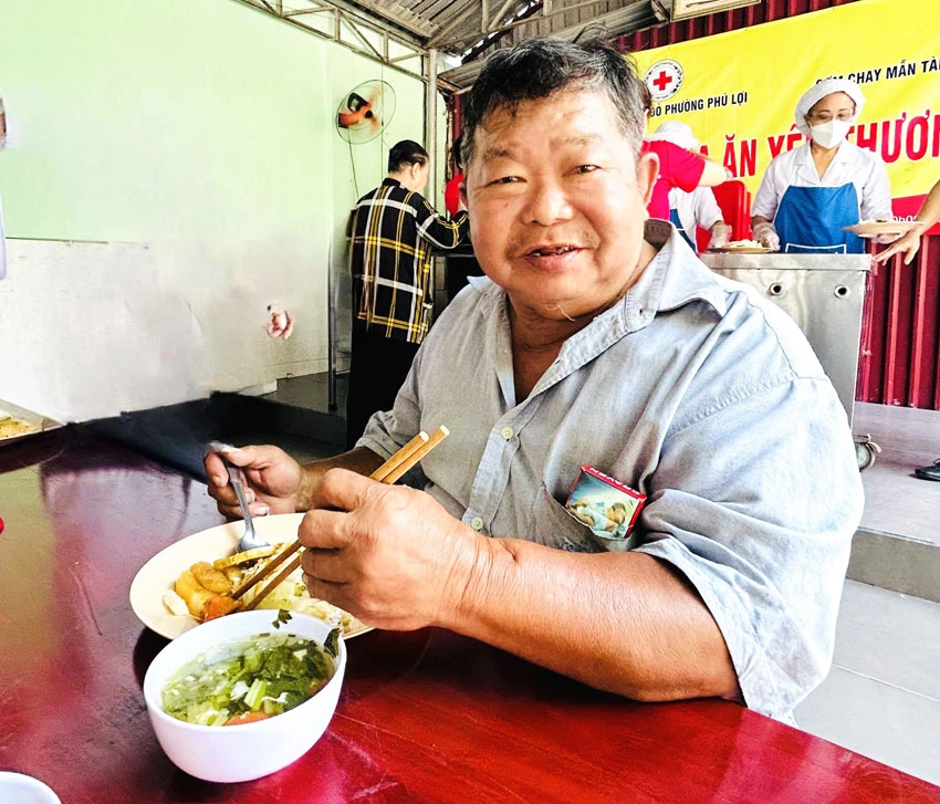 Ông Nguyễn Trung Cường cho biết nay có địa chỉ này rồi ông không còn lo đói khi không có việc làm