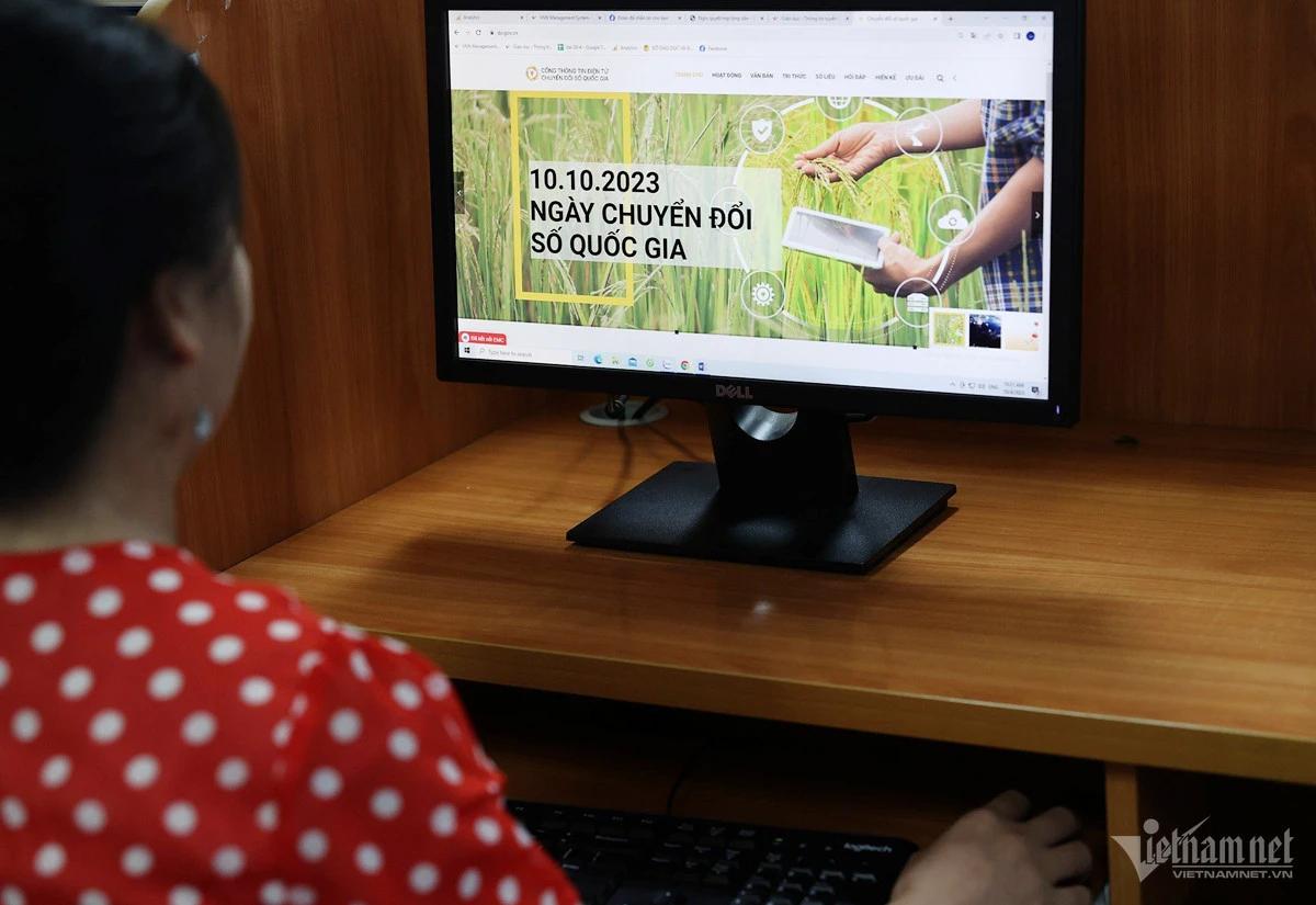 "Tháng 10. Tháng tiêu dùng số" là hoạt động thường niên bắt đầu được tổ chức từ năm 2022, nằm trong chuỗi hoạt động của tháng hành động hưởng ứng Ngày Chuyển đổi số quốc gia. (Ảnh: Lê Anh Dũng)