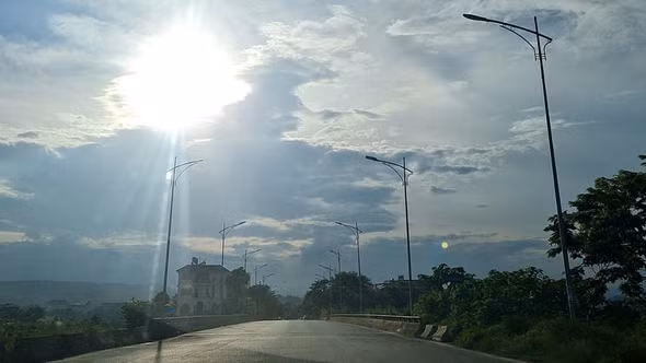 Lào Cai: Nắng nóng tại vùng thấp còn kéo dài trong nhiều ngày tới