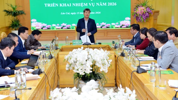 Đồng chí Ngô Hạnh Phúc - Ủy viên Ban Thường vụ Tỉnh ủy, Phó Chủ tịch UBND tỉnh, Trưởng Ban đại diện Hội đồng quản trị Ngân hàng Chính sách Xã hội tỉnh phát biểu kết luận phiên họp.