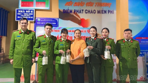 Cầu nối Công an Nghĩa Lộ với Nhân dân