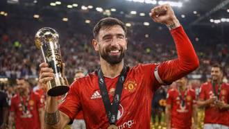 Bruno Fernandes là cầu thủ hay nhất Premier League 2025/2026