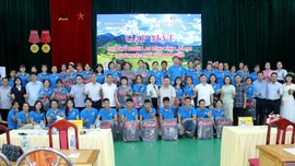 Lào Cai: 67 lao động sang Hàn Quốc làm việc thời vụ