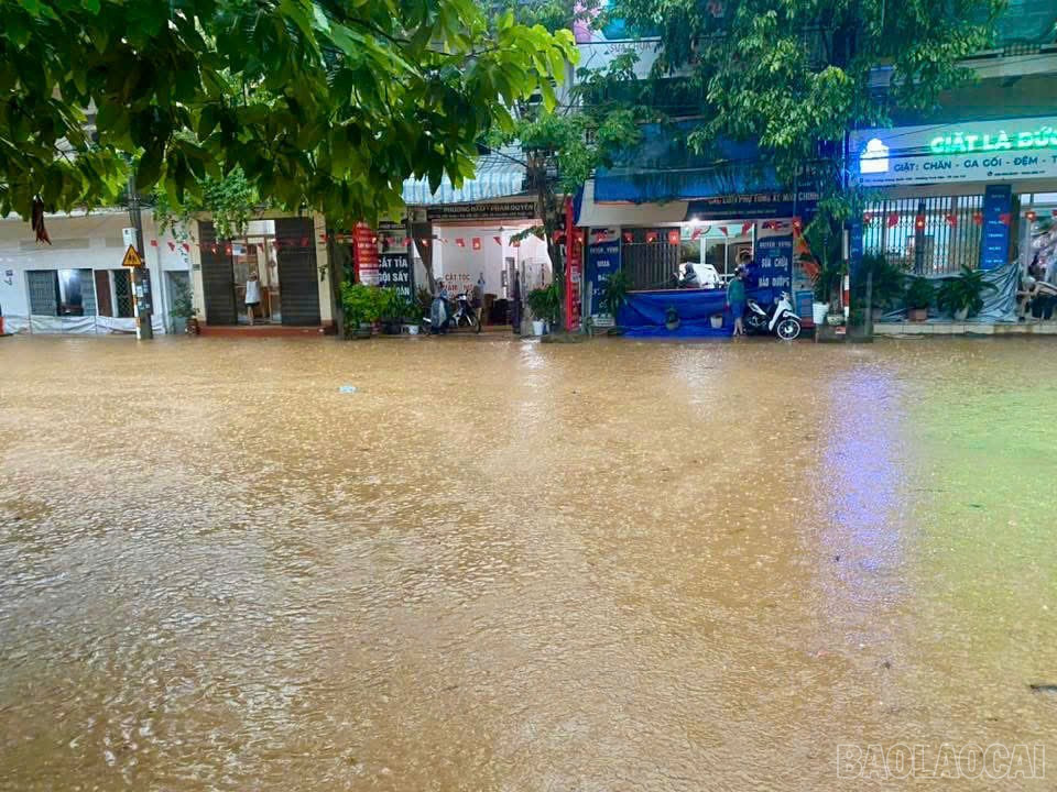 Khu vực Kim Thành, phường Lào Cai bị ngập nặng. baolaocai-br_z6992038469919-82034c7b4637ac71c3c3014ca5194746.jpg