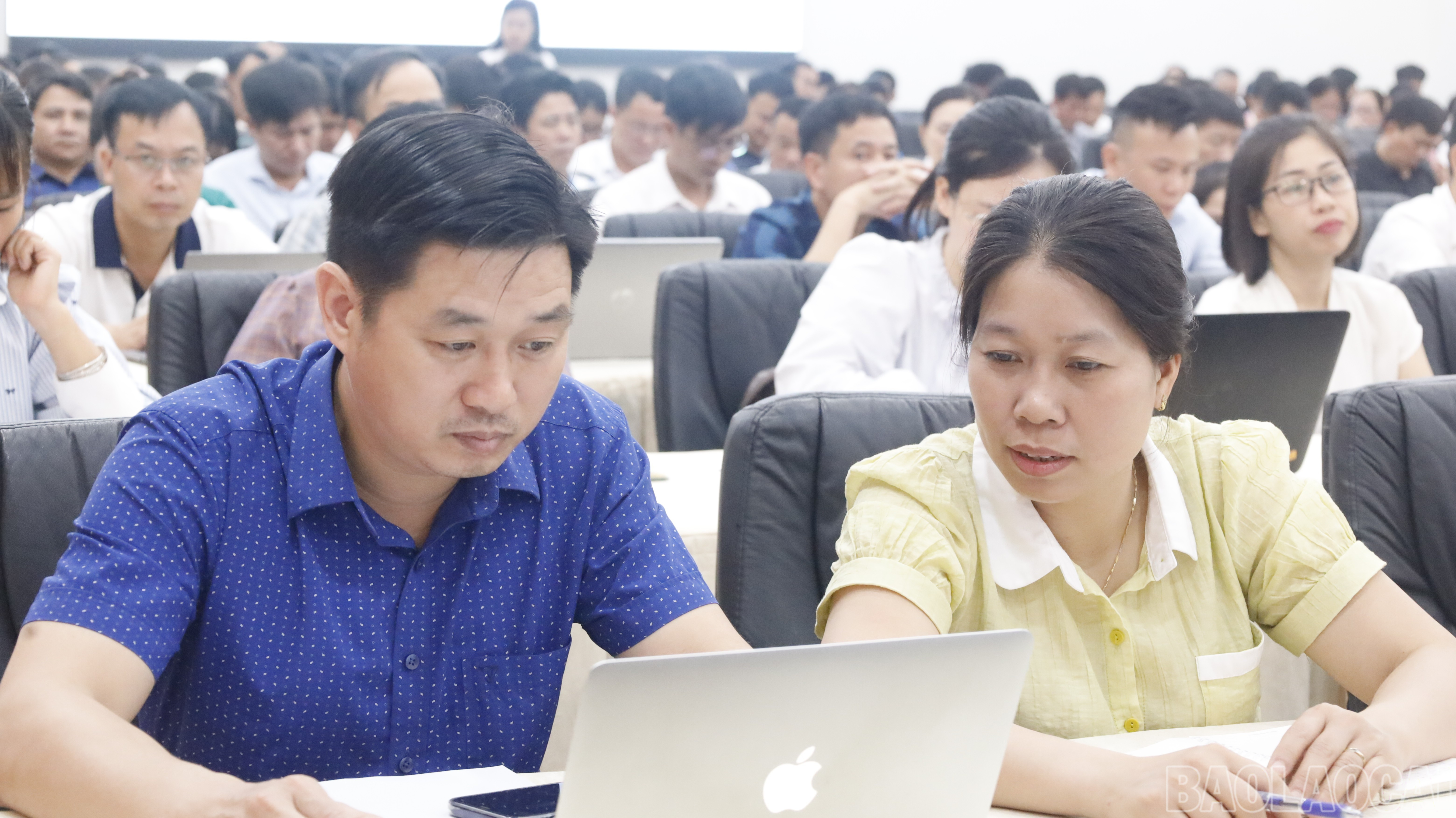 Các đại biểu dự tập huấn thực hành nâng cao năng lực thực hiện công tác thi đua - khen thưởng và các hoạt động truyền thông. baolaocai-br_mg-0395.jpg