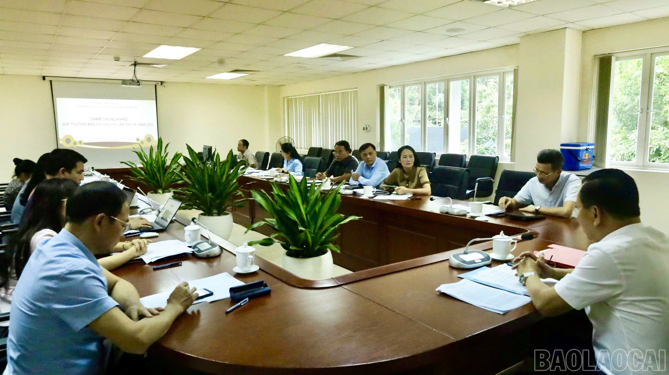 Quang cảnh cuộc họp. baolaocai-br_z6644819604118-9d27fb22c375a805bcbd9963412b4f87.jpg