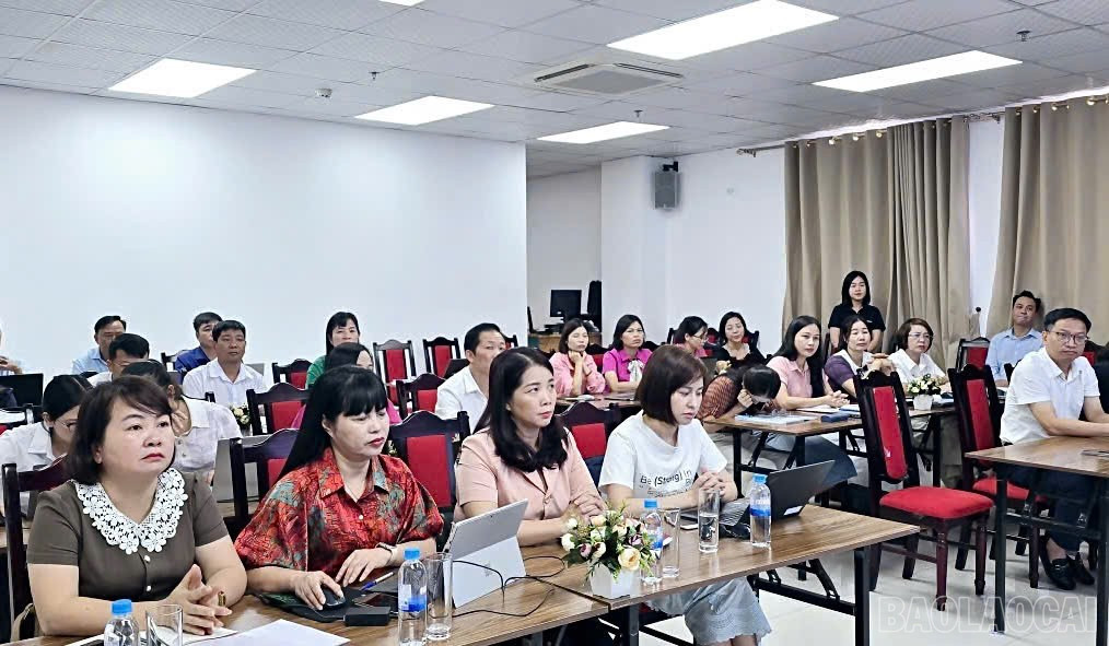 Các học viên được tìm hiểu phương pháp dạy học mới với Eduten. baolaocai-br_z7026790286142-15ef833c34469277c9e02245774fffb5.jpg