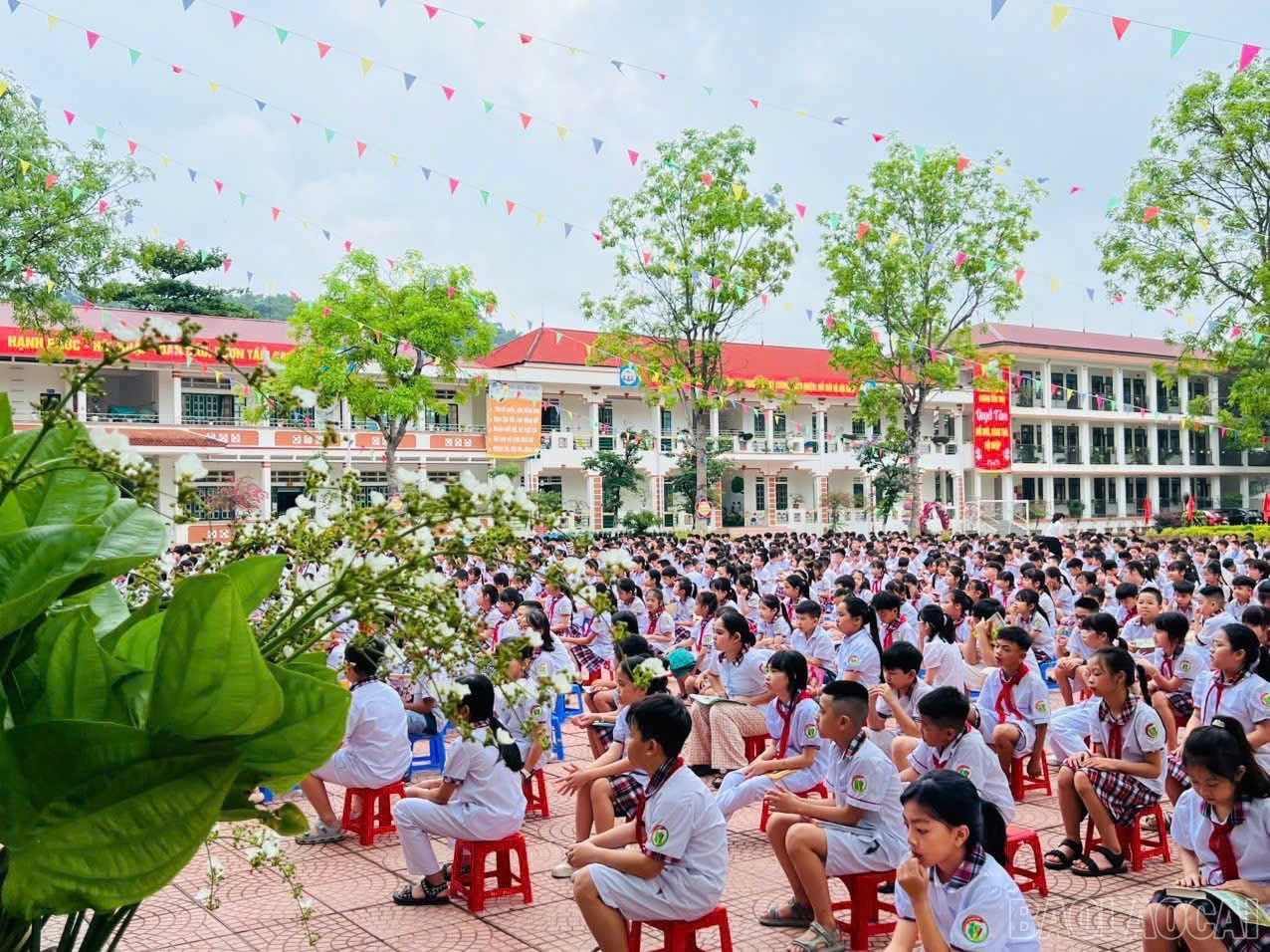 Hiện, các nhà trường đang tiến hành tổng kết, đánh giá học sinh cuối năm học 2024 - 2025. baolaocai-br_z6626941950159-01b34ea2fa8557eac6bf76ab4fc125bf.jpg