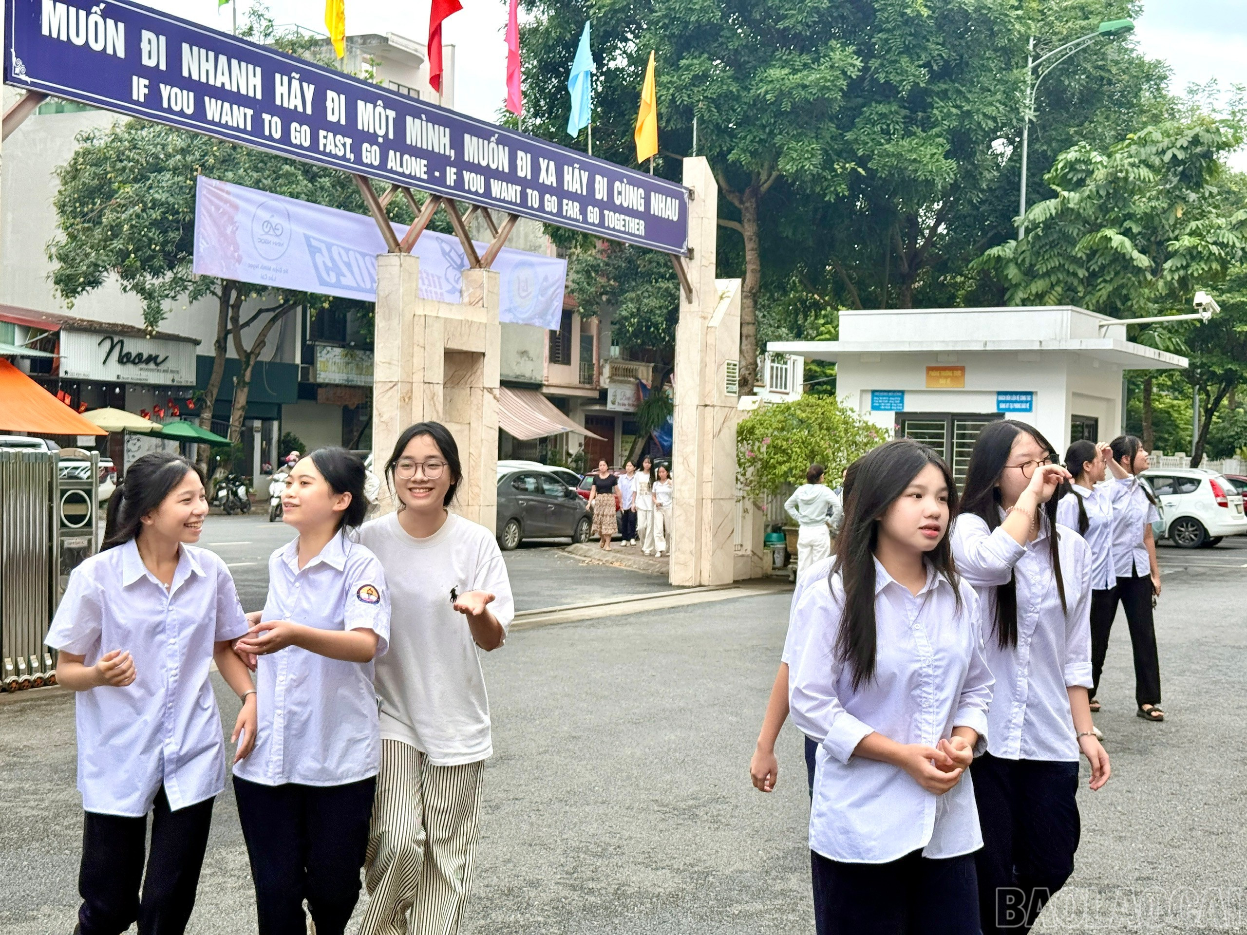 Gần 11.000 thí sinh làm thủ tục tham gia Kỳ thi tuyển sinh vào lớp 10 THPT ảnh 1 baolaocai-br_z6668263391308-4075487fc6ec75216a3b71e60f102277.jpg