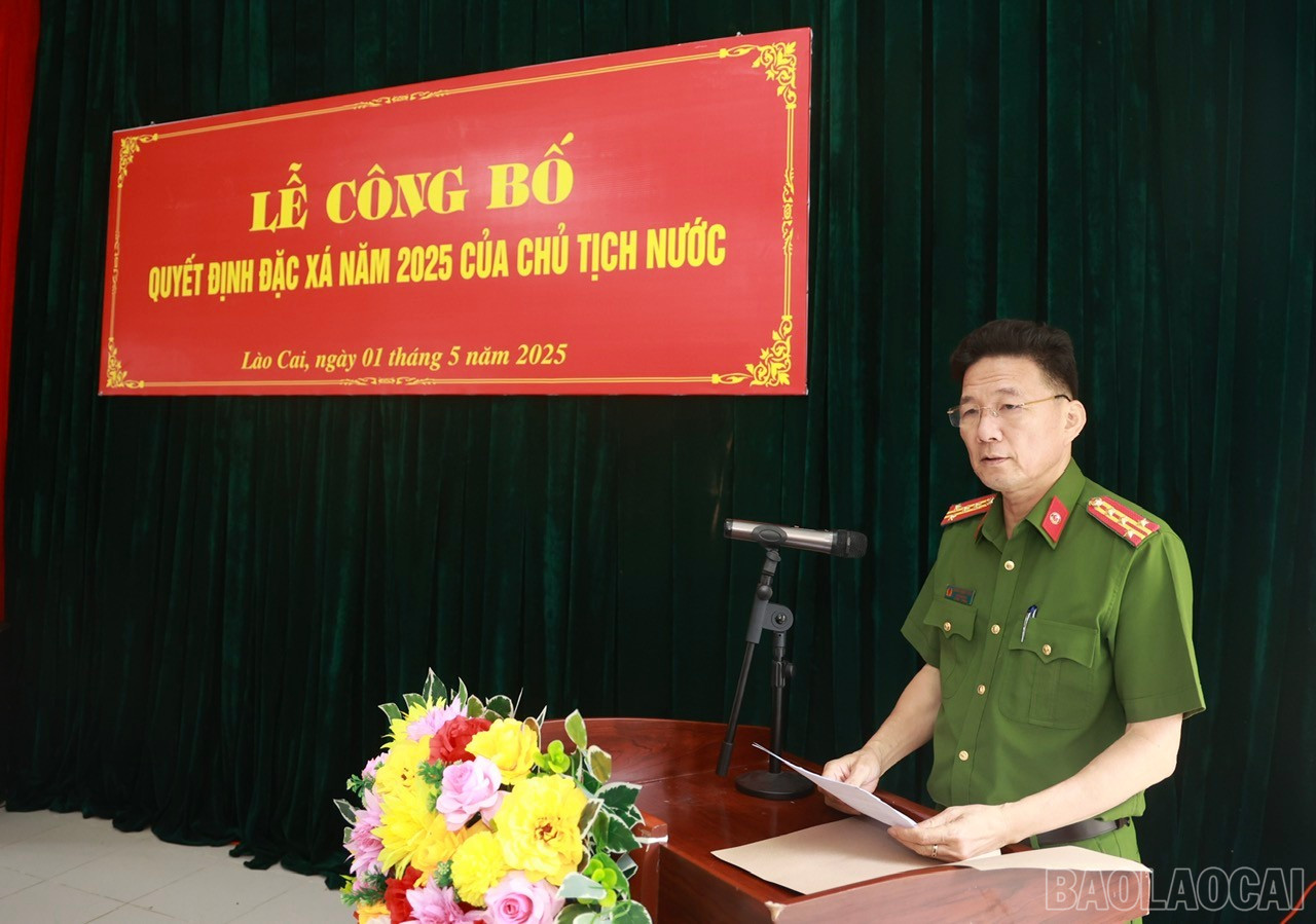 Đại tá Hoàng Mạnh Hùng, Phó Giám đốc, Thủ trưởng Cơ quan Quản lý Tạm giữ, tạm giam, Cơ quan Thi hành án hình sự Công an tỉnh phát biểu tại buổi lễ. baolaocai-br_z6558360355688-09d1d7ce05b79d152a96e3e597d413b3.jpg
