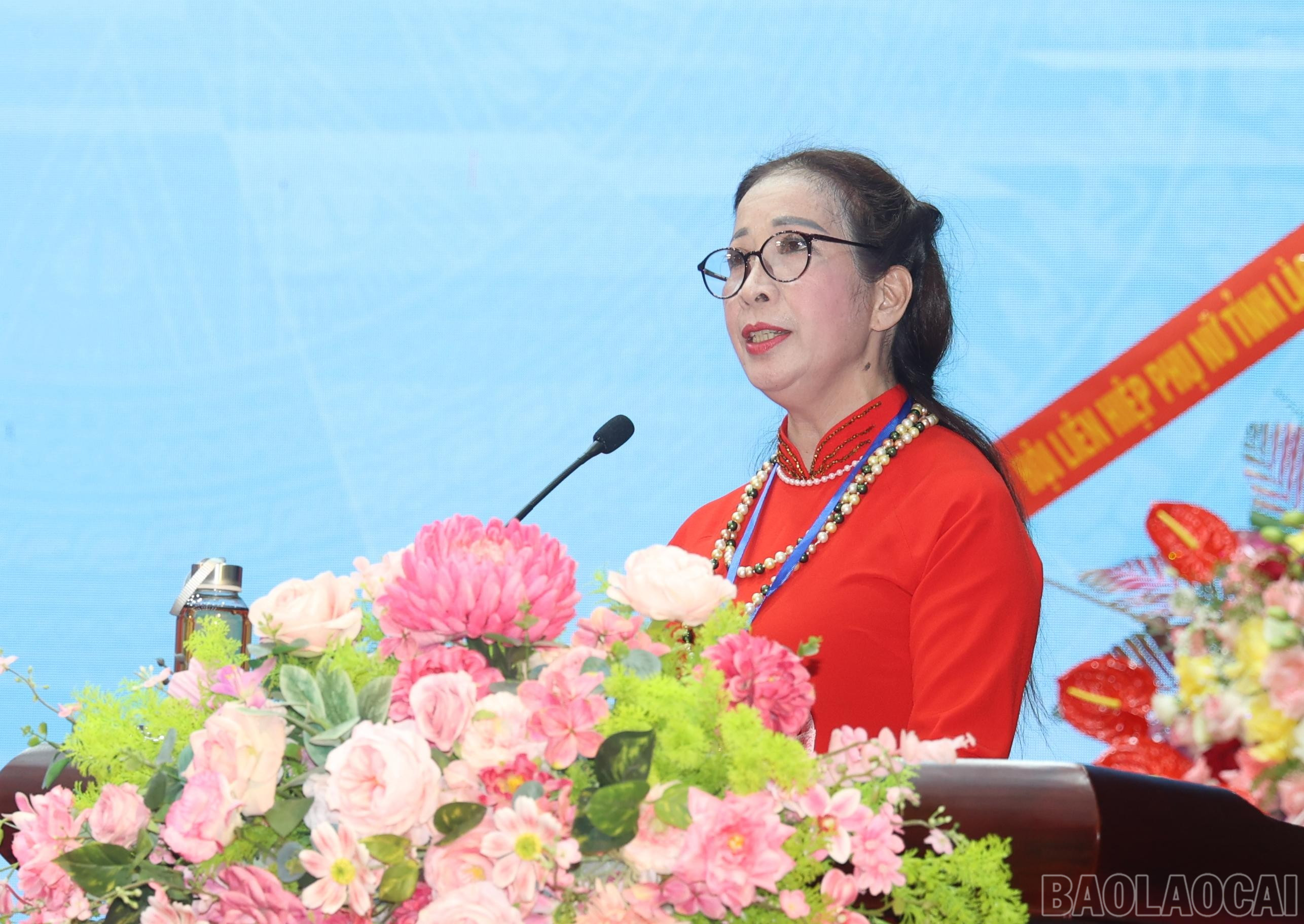 Đại biểu thảo luận tại đại hội. baolaocai-br_z7086441412133-ccdce02f098b75cb63bccc9d1d5d3ab5.jpg
