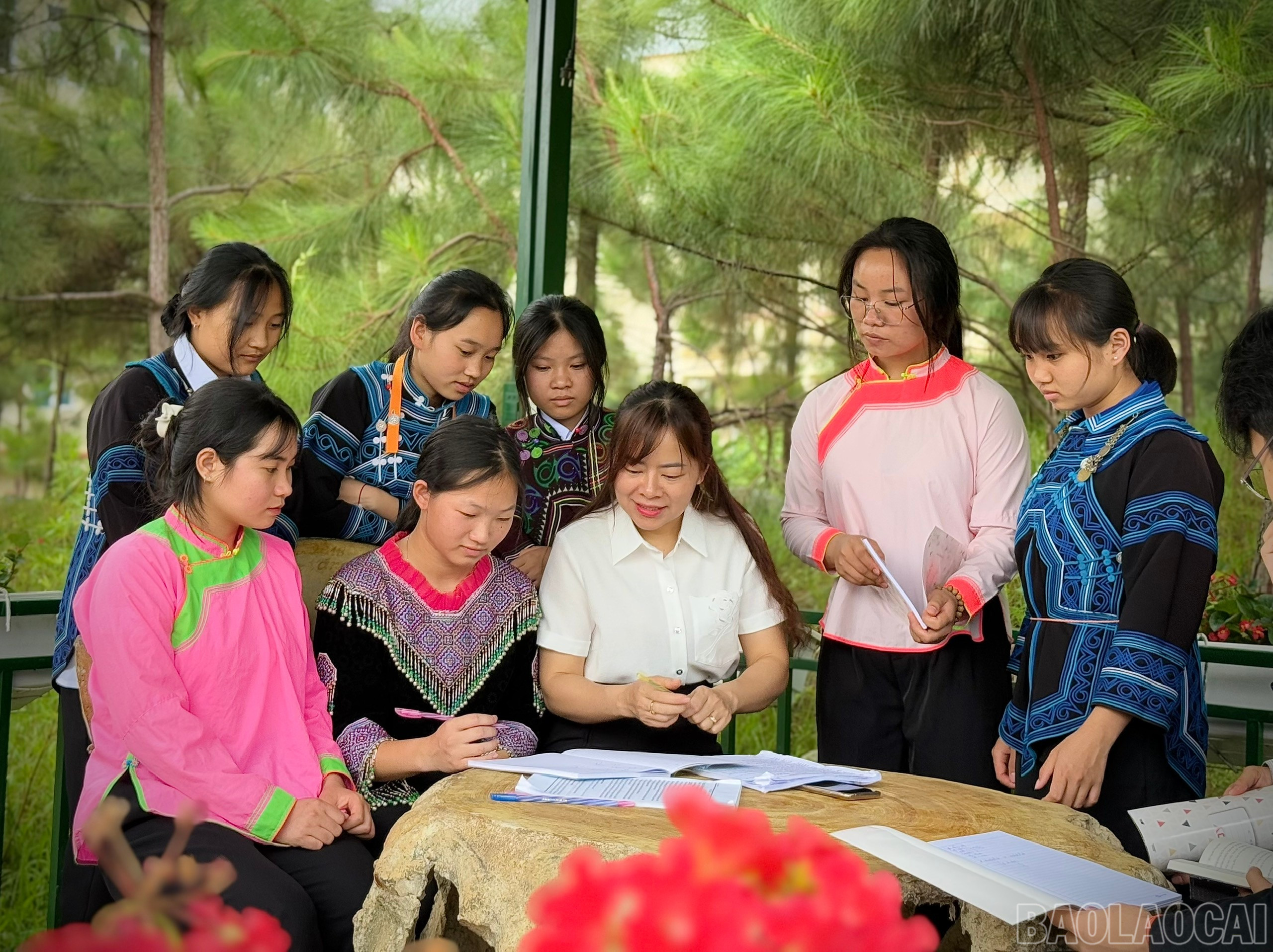 Các giáo viên cũng tăng cường luyện tập, động viên học sinh chuẩn bị tốt về kiến thức và tâm lý để đạt kết quả cao. baolaocai-br_z6722509513348-9905790e413690c1202f0ac01044c0f4.jpg