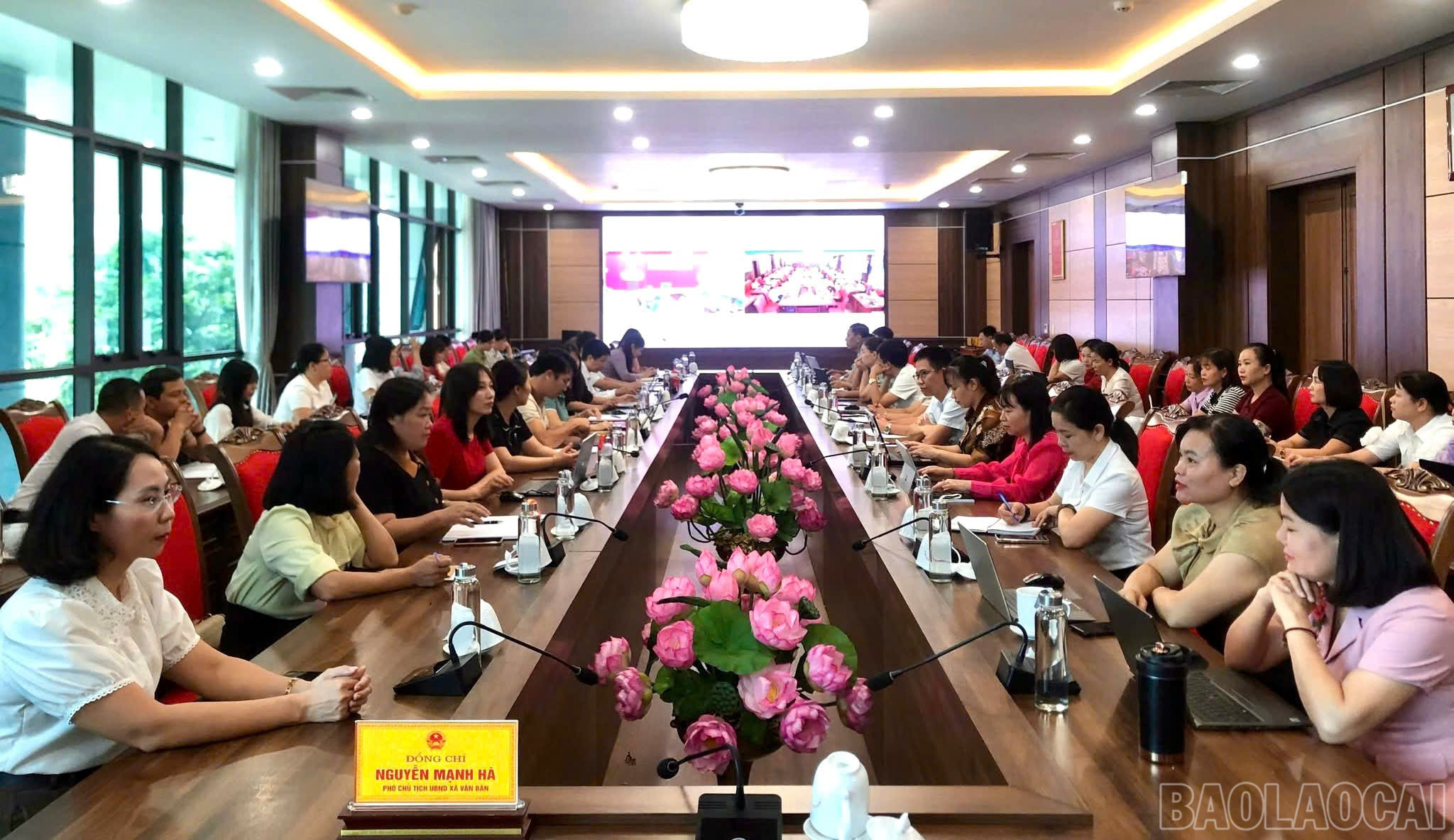 Hội nghị được tổ chức trực tuyến đến các xã, phường của tỉnh. baolaocai-br_z6955128719567-f0b8c322649578046cf1706773c250e8.jpg