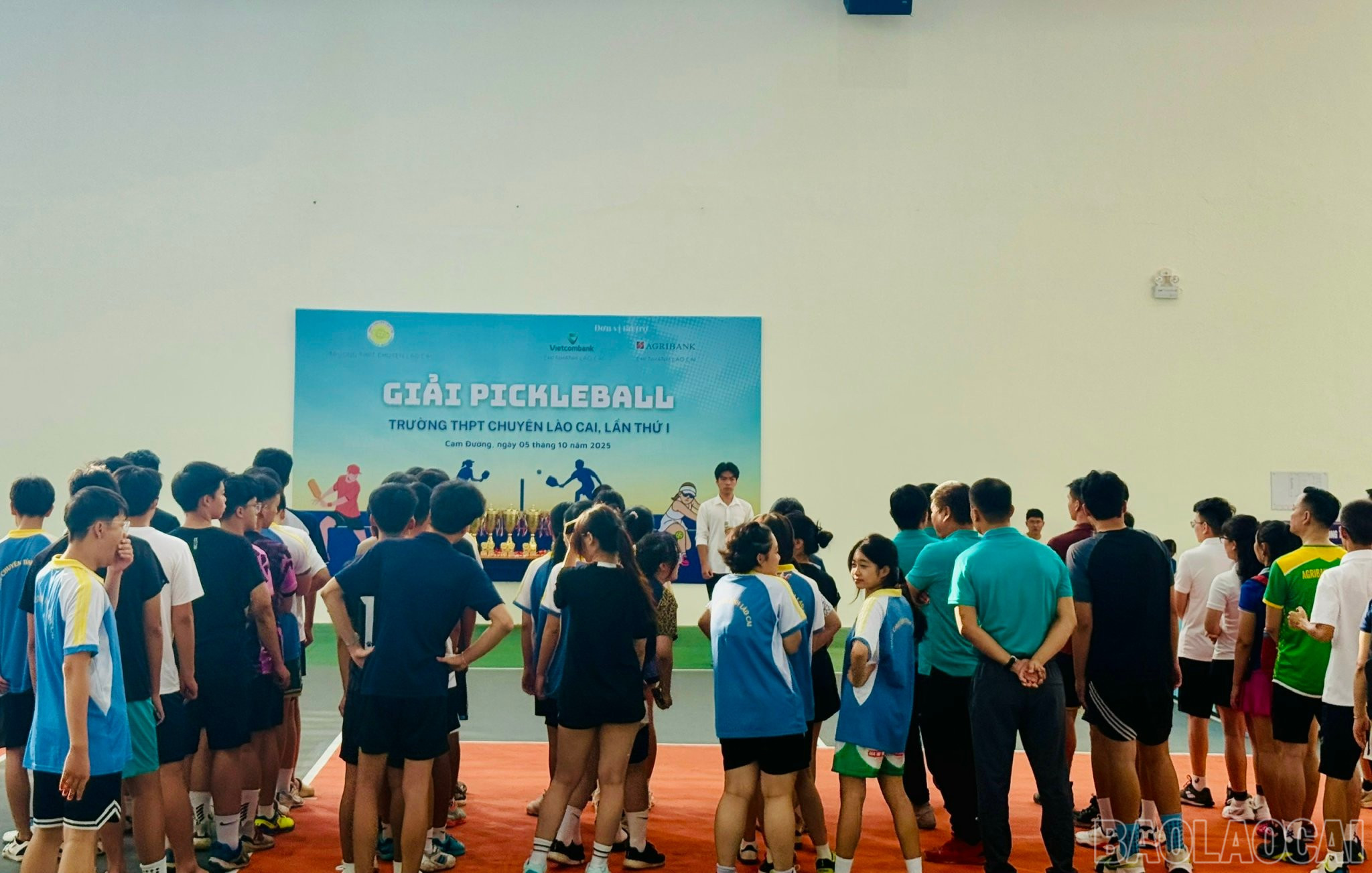 Quang cảnh lễ khai mạc. baolaocai-br_z7084942134388-9d3888fc877ff1f6e6adf4d130d63dc1.jpg