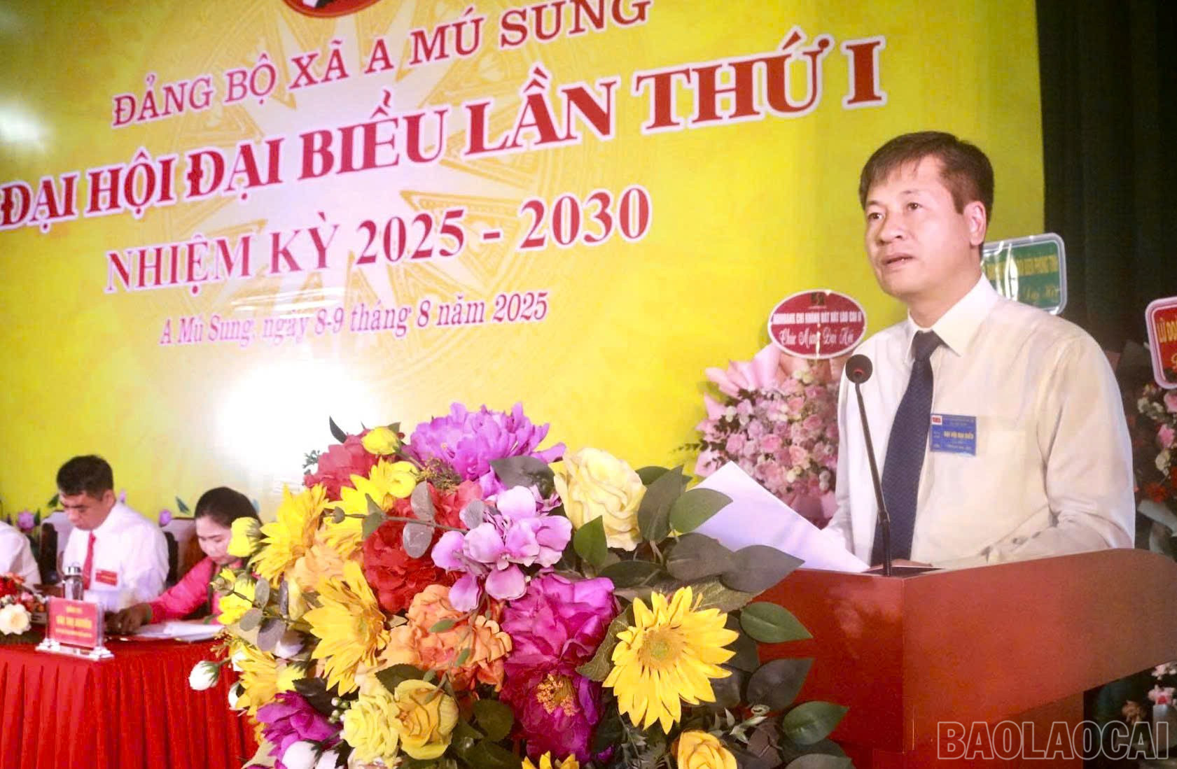 Đồng chí Ngô Hạnh Phúc, Ủy viên Ban Thường vụ, Phó Chủ tịch UBND tỉnh phát biểu chỉ đạo đại hội. baolaocai-br_z6890386188704-35f4ed6ba8b9a628f811de5cd08a99f4.jpg