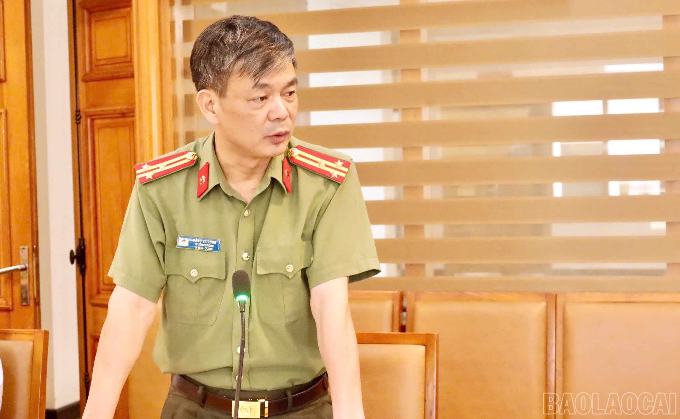 Đại biểu phát biểu ý kiến. baolaocai-br_z6578045902379-1aa67d90c17ee3444b8c8a7bd9b7f3a4.jpg