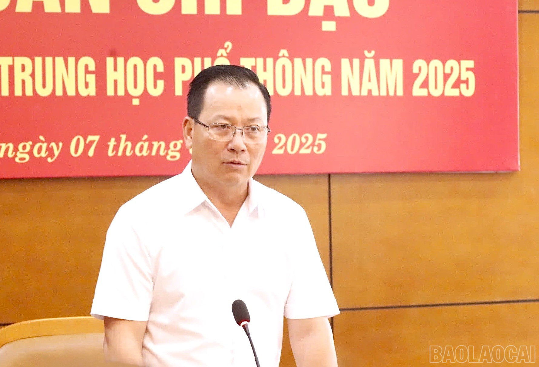 Đồng chí Hoàng Quốc Khánh, Phó Chủ tịch Thường trực UBND tỉnh, Trưởng Ban Chỉ đạo kỳ thi tốt nghiệp THPT năm 2025 tỉnh kết luận buổi họp. baolaocai-br_z6578254842781-2e6a4170886c353002026bab613a2f0d.jpg