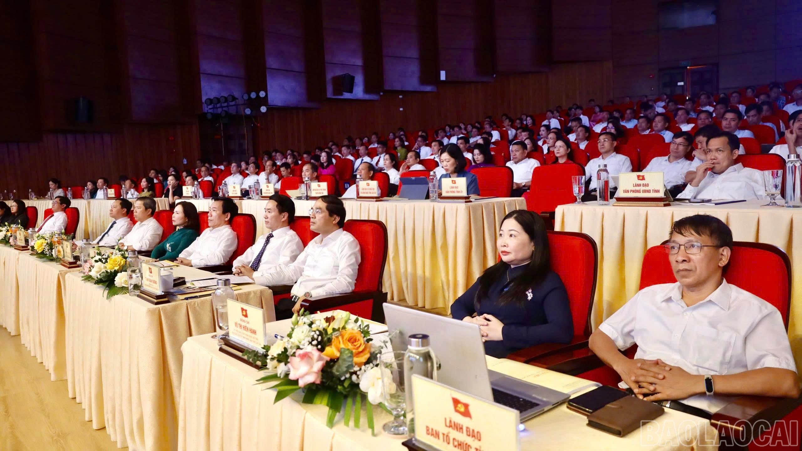 Délégués à la conférence. baolaocai-br_z6913990506787-8b97fa6761707f8ac73ff5722a2e624c.jpg