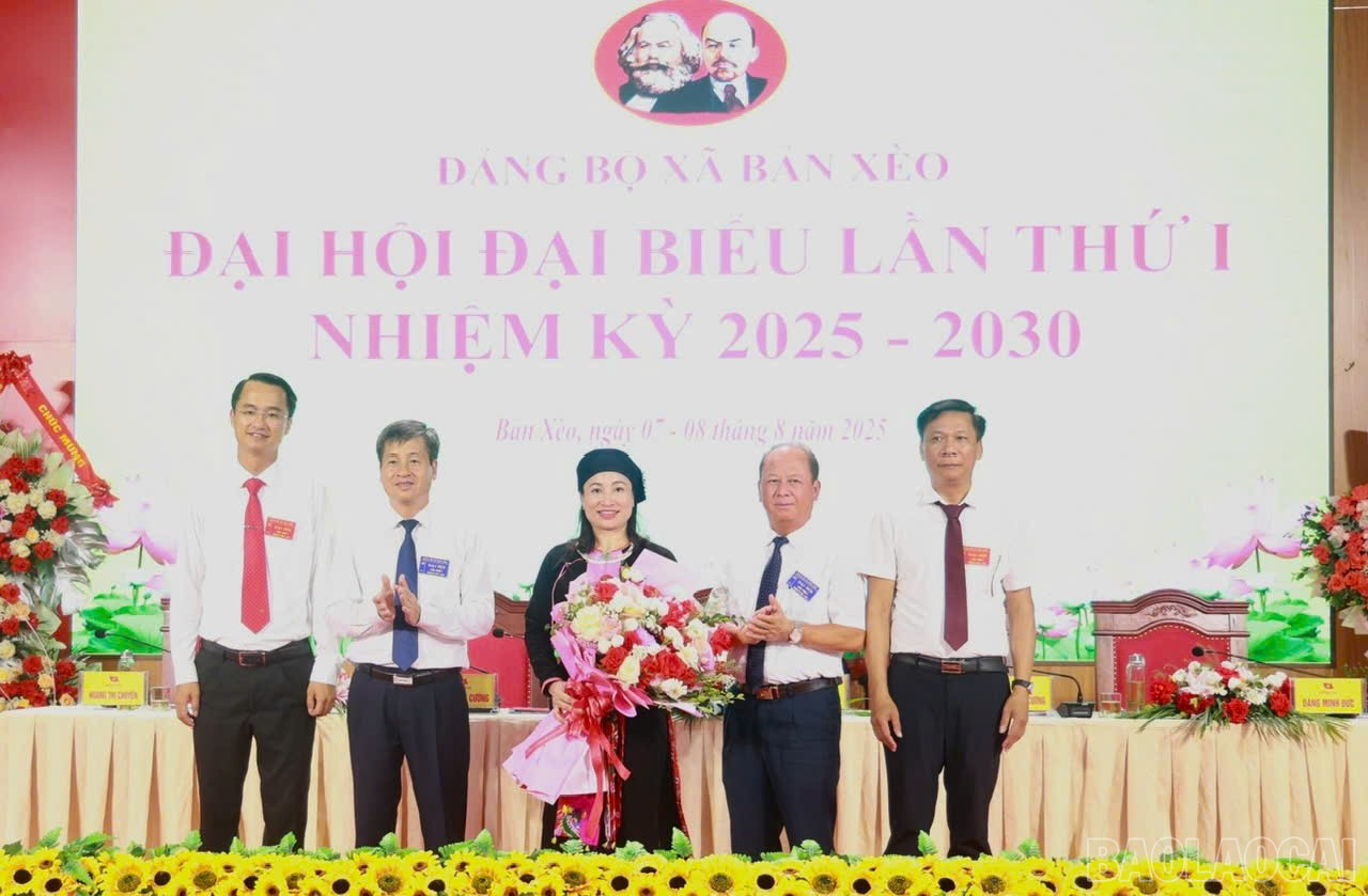 Đồng chí Bàn Thanh Thảo được chỉ định giữ chức Bí thư Đảng ủy xã nhiệm kỳ 2025 - 2030. Đồng chí Bàn Thanh Thảo được chỉ định giữ chức Bí thư Đảng ủy xã nhiệm kỳ 2025 - 2030.