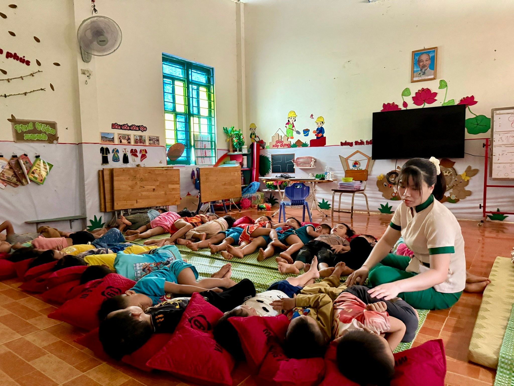 Các cô giáo của Điểm trường Khe Lóng 3, Trường Mầm non Mỏ Vàng Các cô giáo của Điểm trường Khe Lóng 3, Trường Mầm non Mỏ Vàng