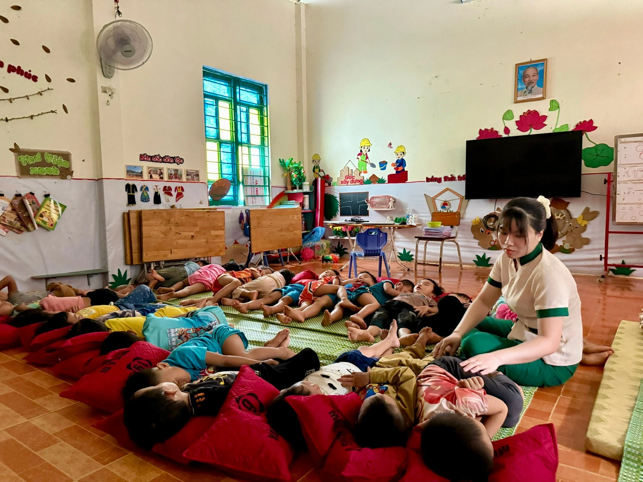 Các cô giáo của Điểm trường Khe Lóng 3, Trường Mầm non Mỏ Vàng