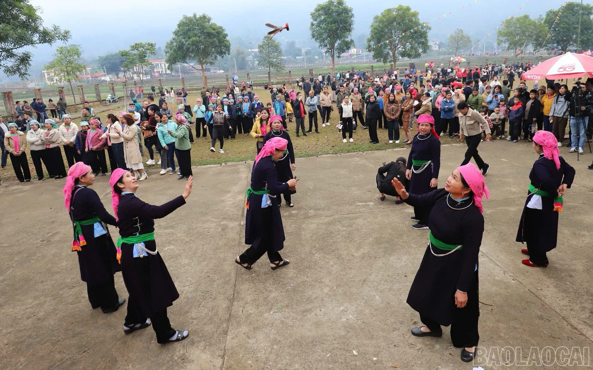 Người dân sôi nổi tham gia các hoạt động văn hóa, văn nghệ, thể thao dân gian.