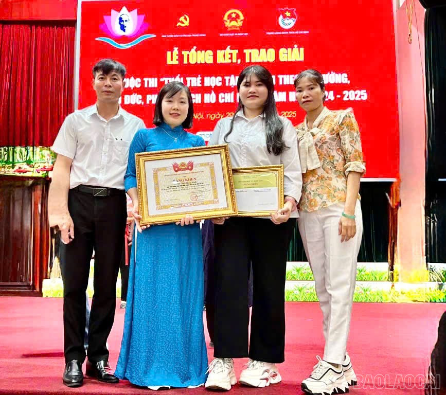2 thí sinh của Lào Cai đoạt giải tại Cuộc thi “Tuổi trẻ học tập và làm theo tư tưởng, đạo đức, phong cách Hồ Chí Minh” năm học 2024 - 2025. baolaocai-br_z6655028301836-26229424dbbd318cfc7e679c915d780b.jpg