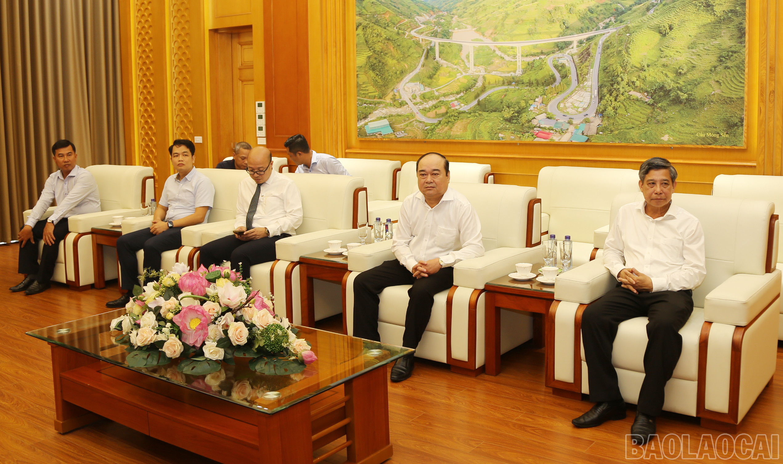 Thành viên đoàn công tác của tỉnh Hậu Giang tại buổi đón tiếp. IMG_2568.JPG
