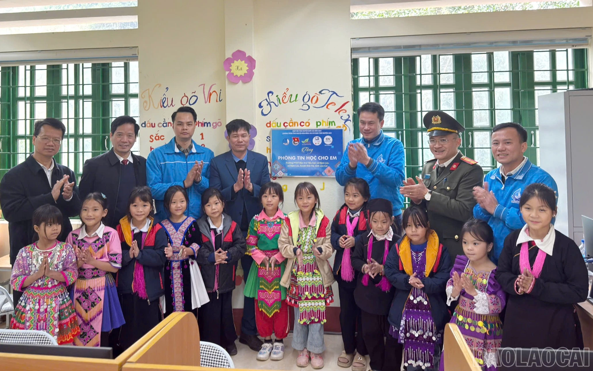 Khánh thành công trình "Phòng tin học cho em".