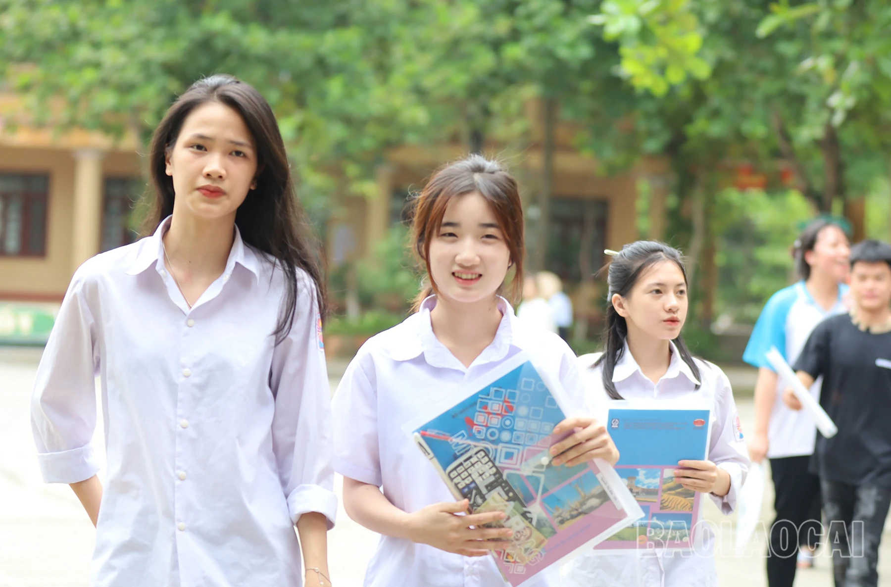 Các thí sinh làm bài thi Khoa học xã hội cho biết đề thi không quá khó.