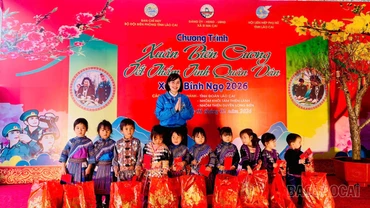 Tỉnh đoàn Lào Cai tổ chức "Xuân biên cương" cho người dân và thiếu nhi Si Ma Cai